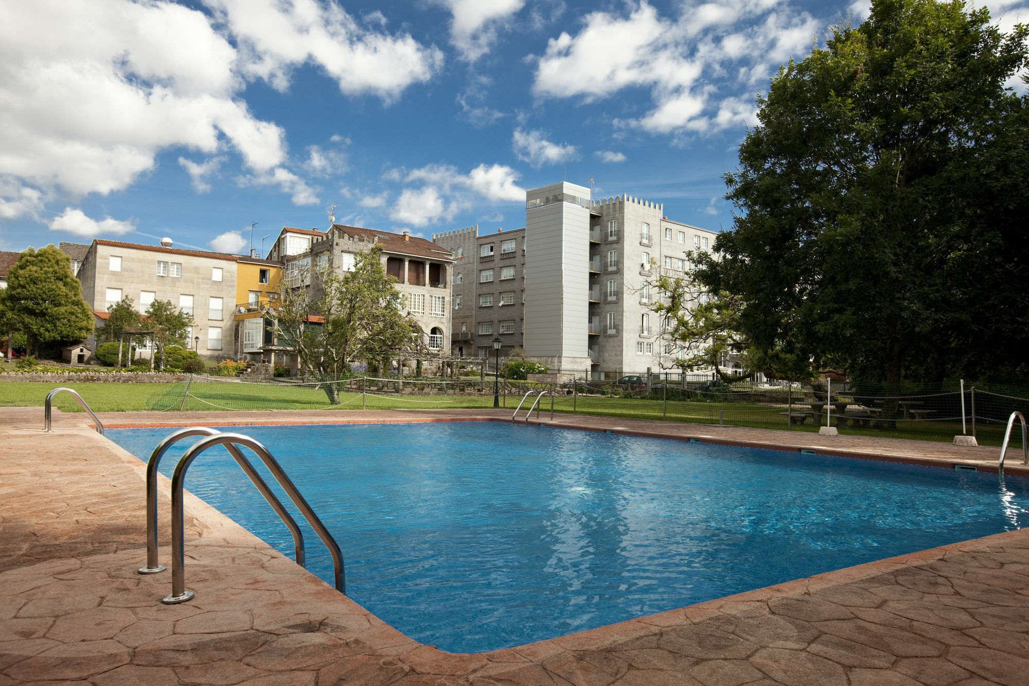 Termas De Cuntis - Hotel Castro Do Balneario Екстериор снимка